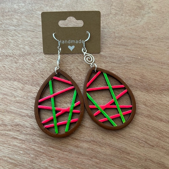 Vibrant Red and Green Geometric Earrings - Picture 3 of 5